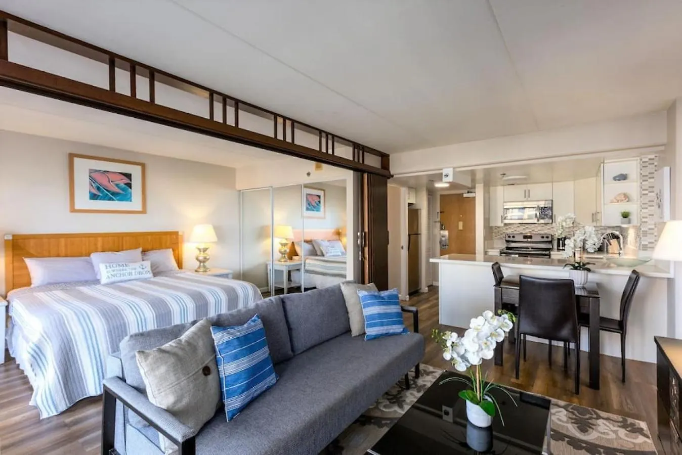 1519 Ilikai Collection 9. Beachfront Resort, Upgraded Honolulu